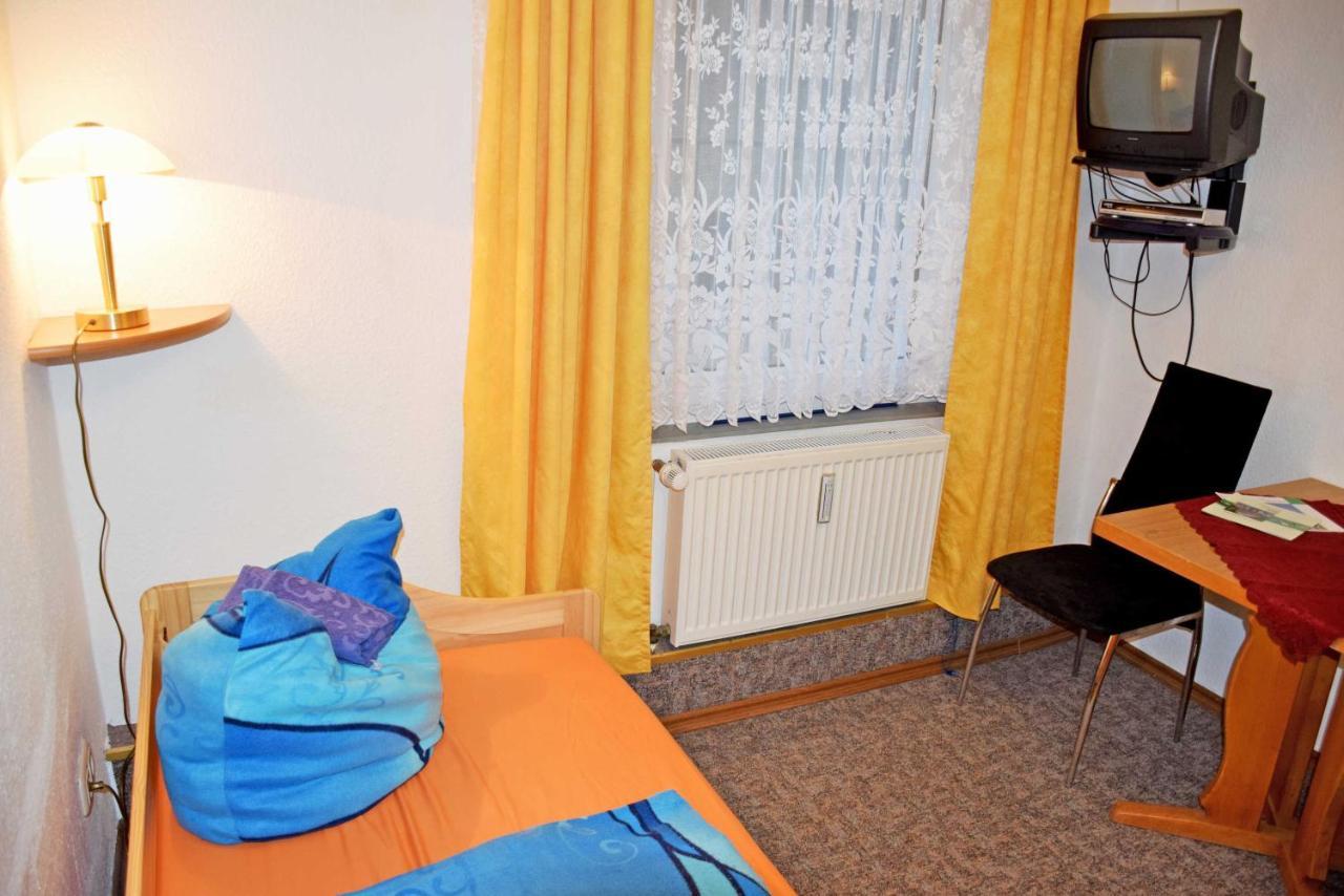Ferienwohnung/ Ferienzimmer Asche Aschersleben Buitenkant foto